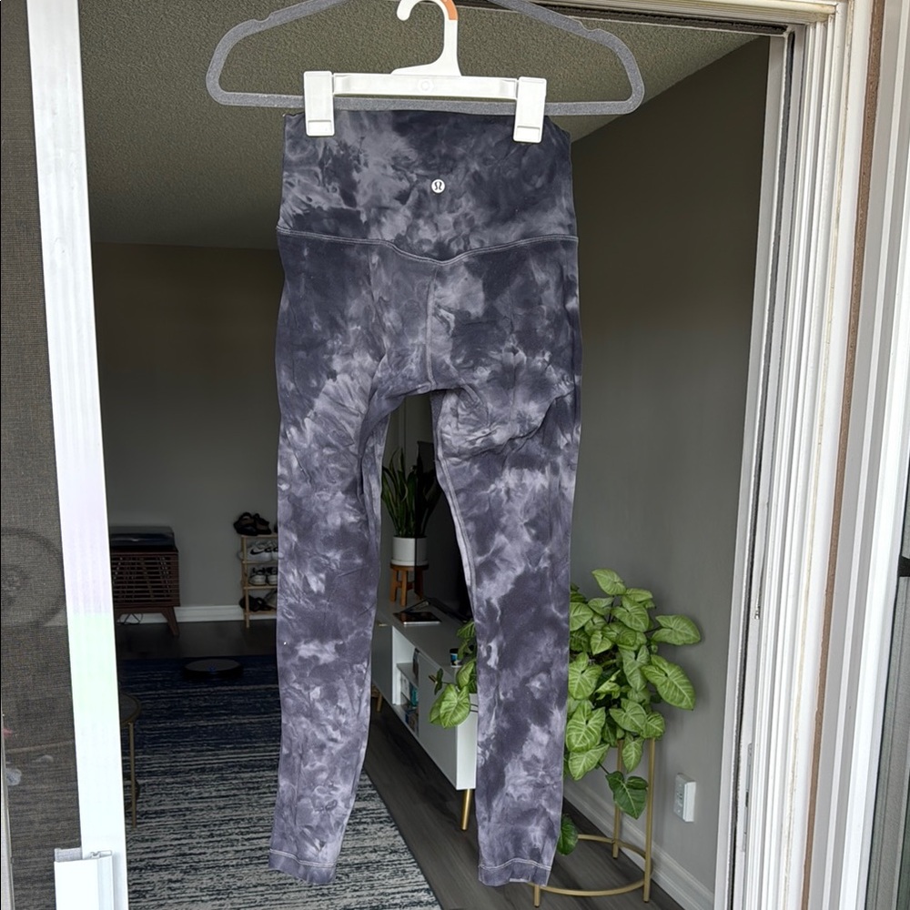 Lululemon Tie-Dye / Marble Leggings
